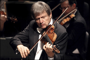 Ostia Antica, Uto Ughi incanta il pubblico 