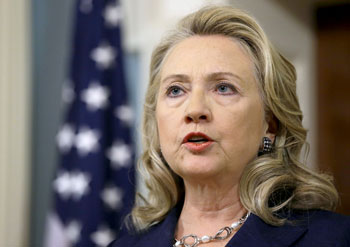 Hillary ferita dall’email 