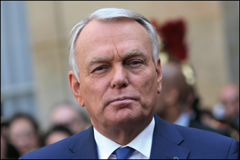 Al ministro degli Esteri, Jean-Marc Ayrault 