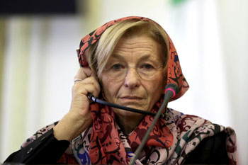 Emma Bonino,<br/>il velo che svela 