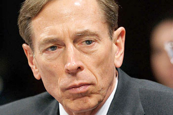 Silenzio dei media su Petraeus e Bengasi