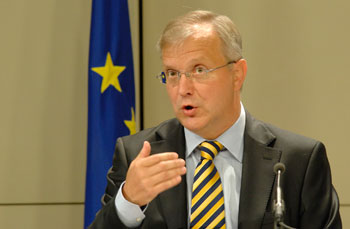 L’Ue: bene le riforme La Bce: non ci siamo