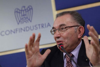 Squinzi: «L'Italia è sull'orlo del baratro»