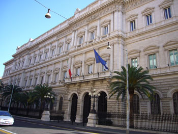 Il decreto, arsenico e vecchi merletti