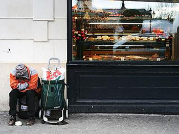 Confcommercio lancia l'allarme povertà