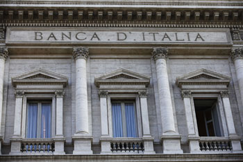 Dipendenti strapagati ma fa tutto la Bce