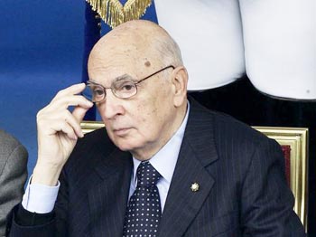 Crolla Monti, ma il Colle resiste 