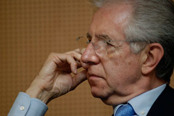 Scende ancora il job approval di Monti 
