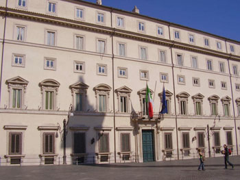 Piccole manovre per grandi partiti 