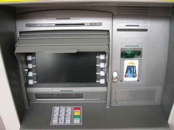 Bancomat, contante e ideologia 