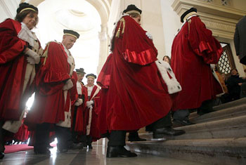 Magistrati fuori ruolo, l’ira degli avvocati 