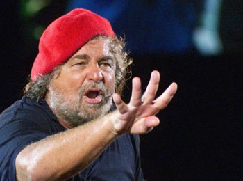 Grillo: «Siamo già fuori dall’Euro» 