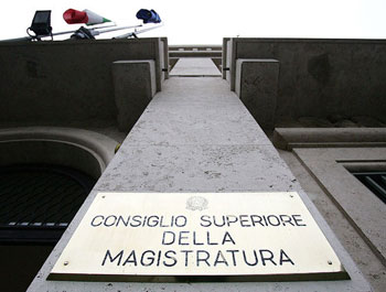 Il profondo degrado   delle nostre istituzioni 