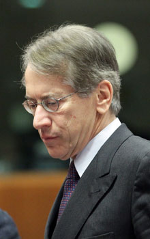 Metamorfosi del globo,   l’analisi di Giulio Terzi 