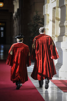 Re Giorgio minaccia   tutto il Parlamento 