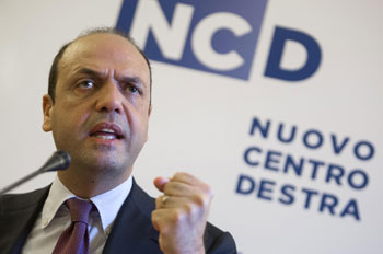 Vecchie facce sui cartelloni 
