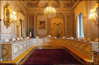 Spending review:   la Corte-scandalo 