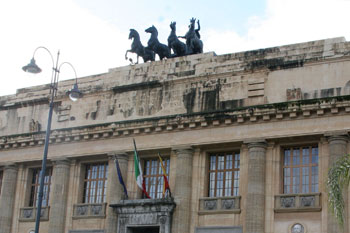 Un giorno di follia al Tribunale di Messina 