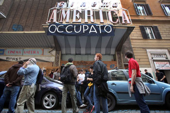 Lavoratori e Viperetta contro Ignazio Marino 