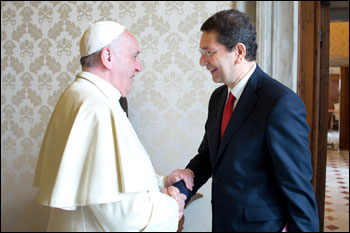 Marino sta antipatico   pure a Papa Bergoglio 