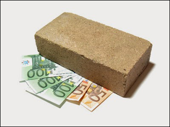 Nascondere i risparmi a casa diventa reato 