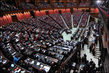 L’attacco al Parlamento   da parte dei giornali 