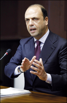 Alfano e la “casetta dei moderatini” 