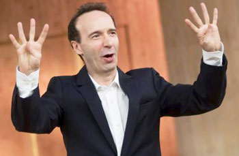 L’indecoroso spettacolino di Benigni 