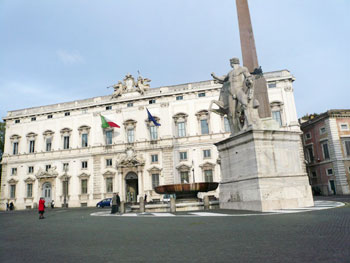 Istituzioni forti e stato leggero 