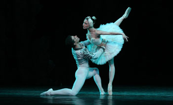 Quel balletto surreale della politica 