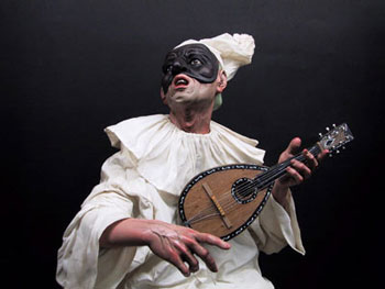 Il paese di Pulcinella di fronte a un bivio 