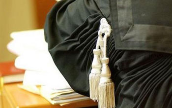 La lungimiranza togata e i suoi esiti grotteschi 