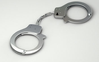 Le manette “facili”   e il lassismo del Pd 