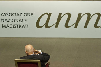 Le aperture fasulle di Anm e Guardasigilli 