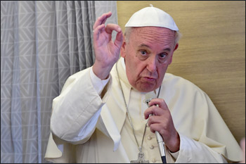 Papa a Lesbo: valore simbolico e pratico 