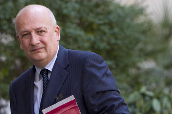 Caso Sandro Bondi,  l’onestà ed il rispetto 