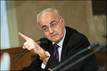 Lannutti: complottista per tutte le stagioni 