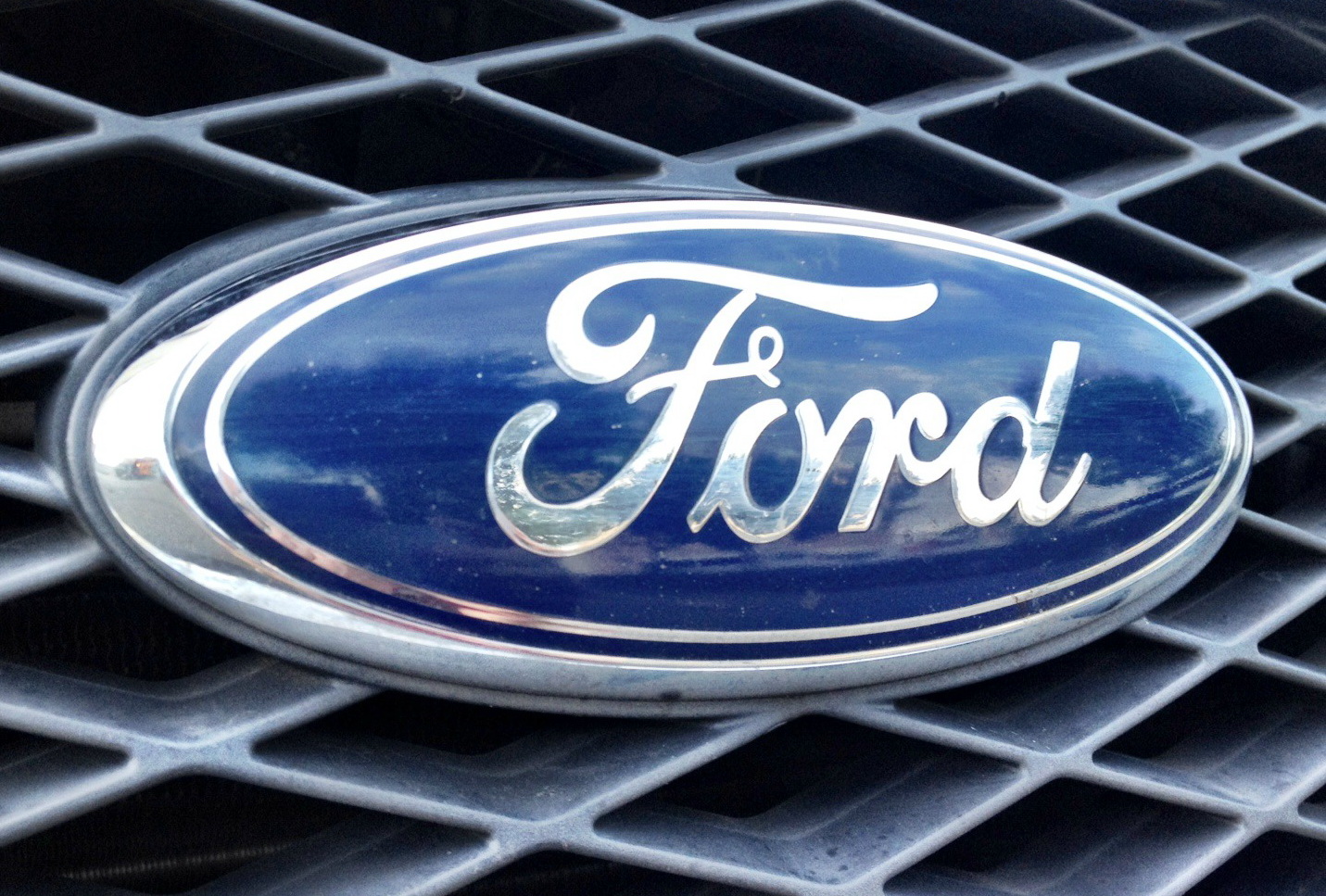 Ford: cambio al vertice. Addio Field, Hackett nuovo Ceo 