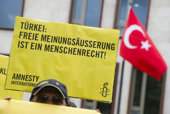 Turchia: arrestato il presidente di Amnesty 