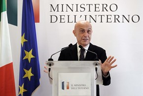 Se poi il ministro Minniti finisce per perdere la brocca