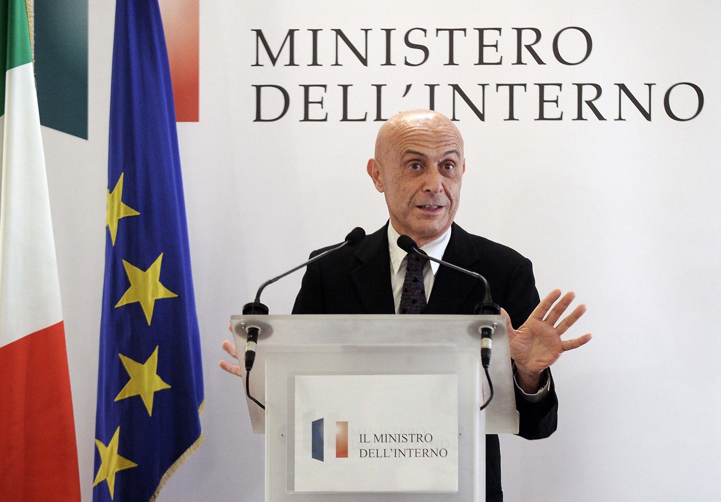 Se poi il ministro Minniti finisce per perdere la brocca