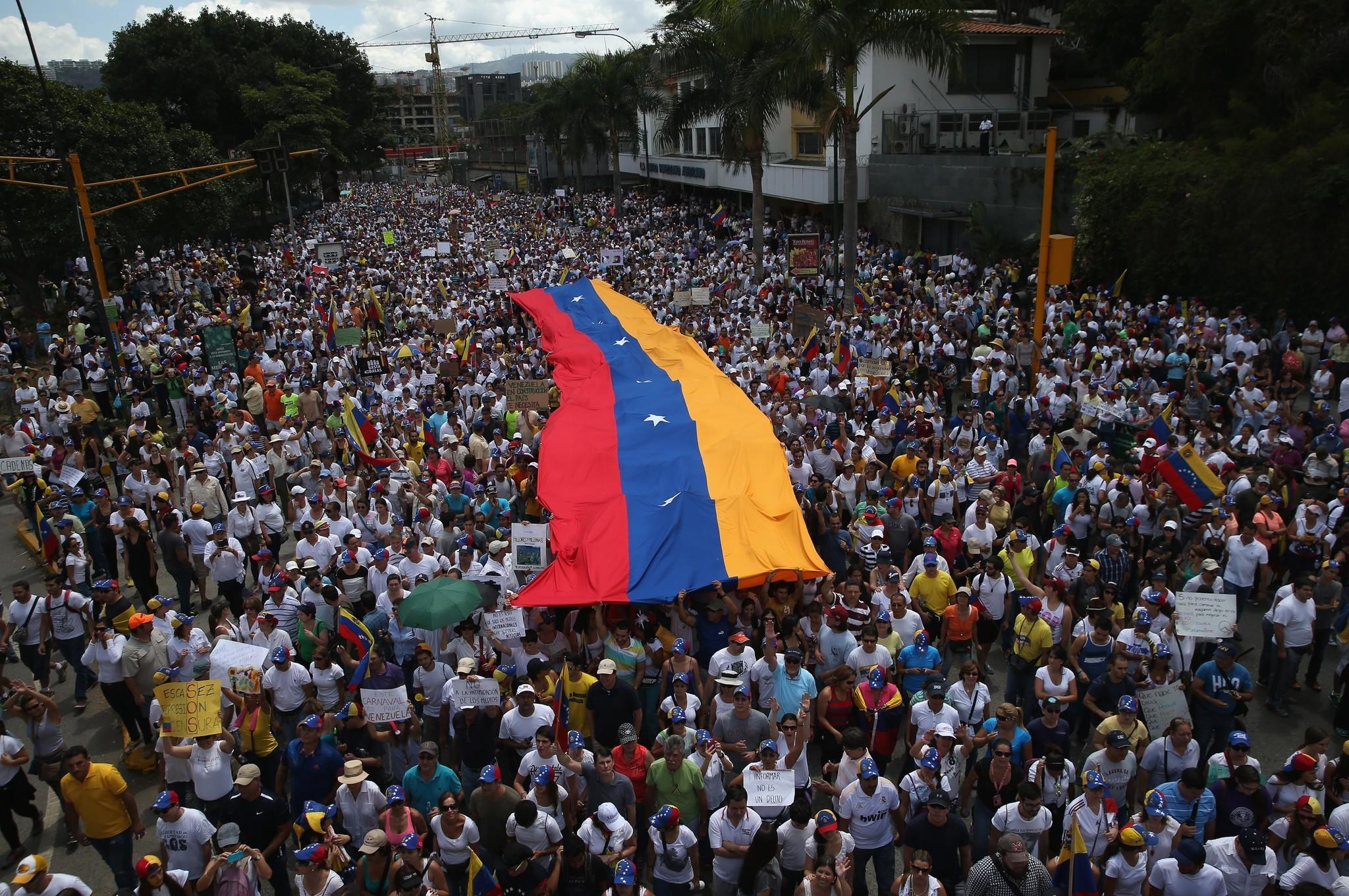 Vescovi: in Venezuela urgente il dialogo