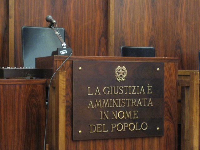 Leggi demenziali: suicidio di una democrazia