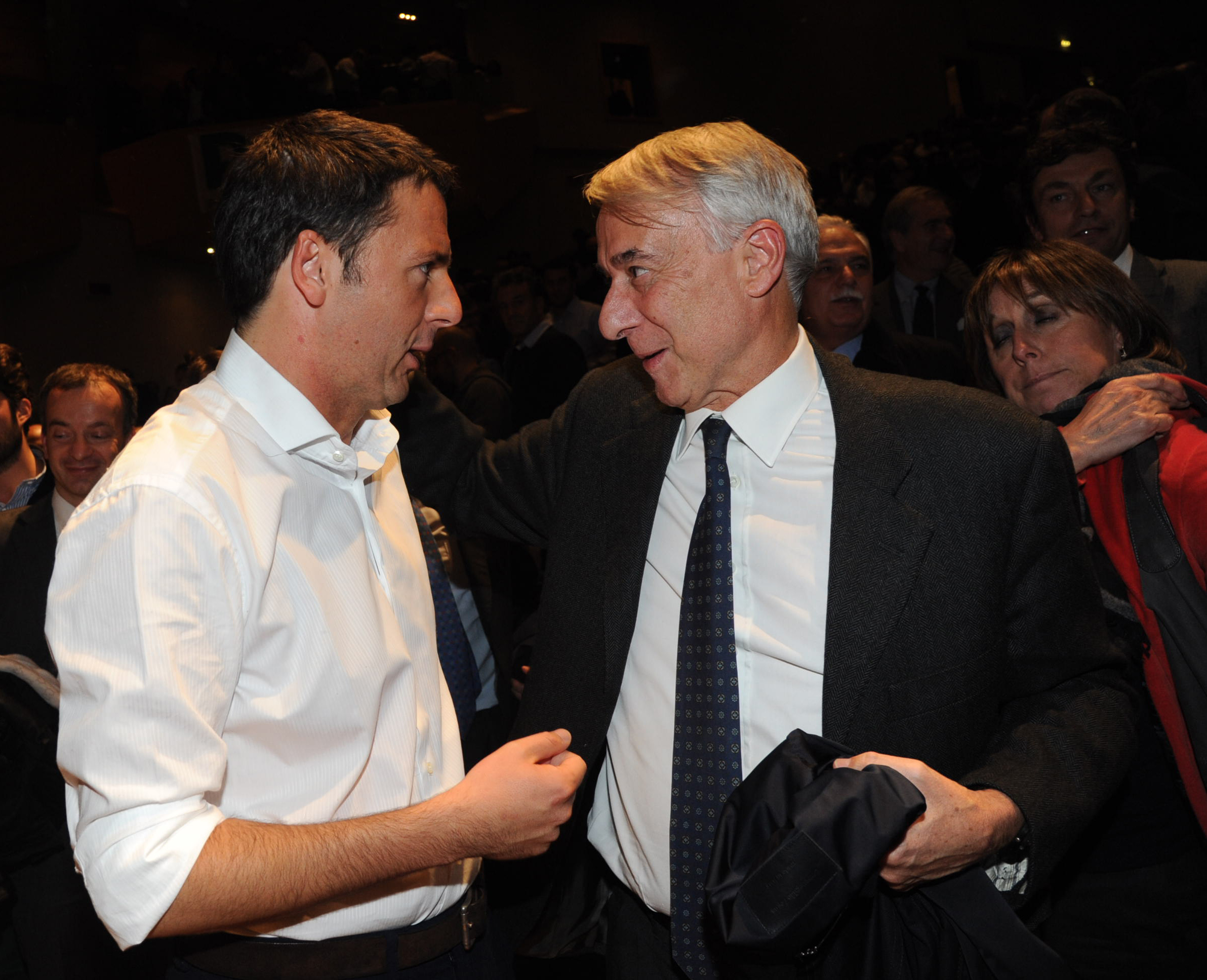 Migranti e alleanze: duello Renzi-Pisapia 