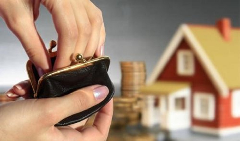 Casa, fuga dalle tasse: più ruderi e meno ville di lusso