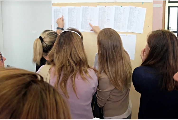 Scuola: aspiranti supplenti mandano in tilt il sito del Miur