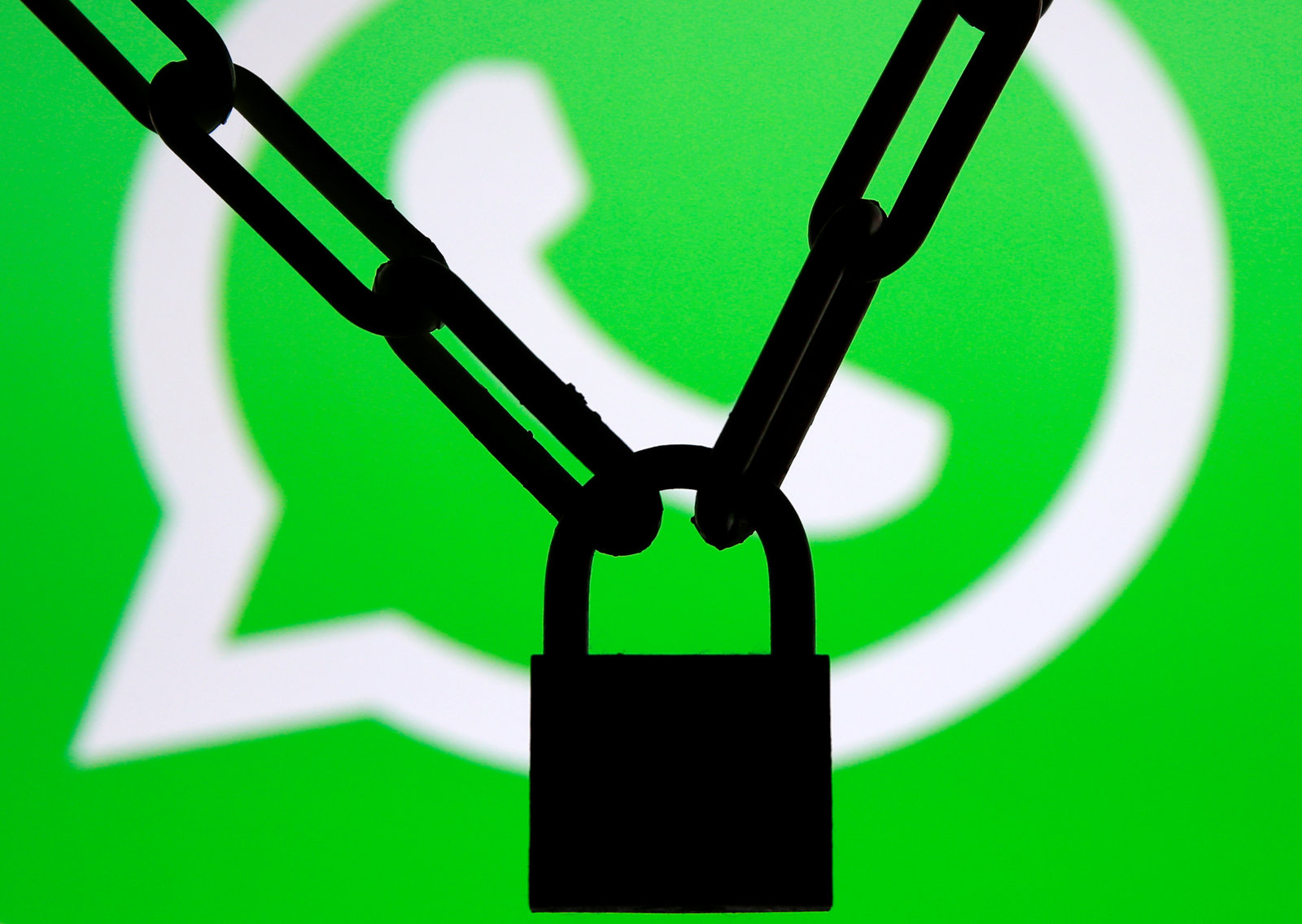 Cina: il “Great Firewall” blocca foto e video su WhatsApp