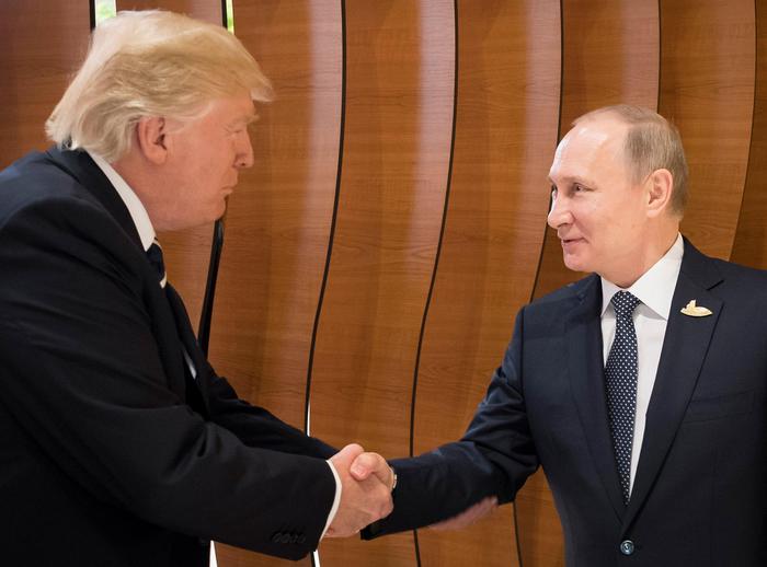 Donald Trump: “Con Putin ho parlato solo di adozioni”