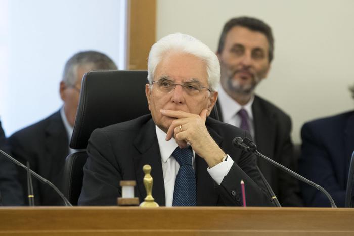 Mattarella: per crescere più riforme e meno debito