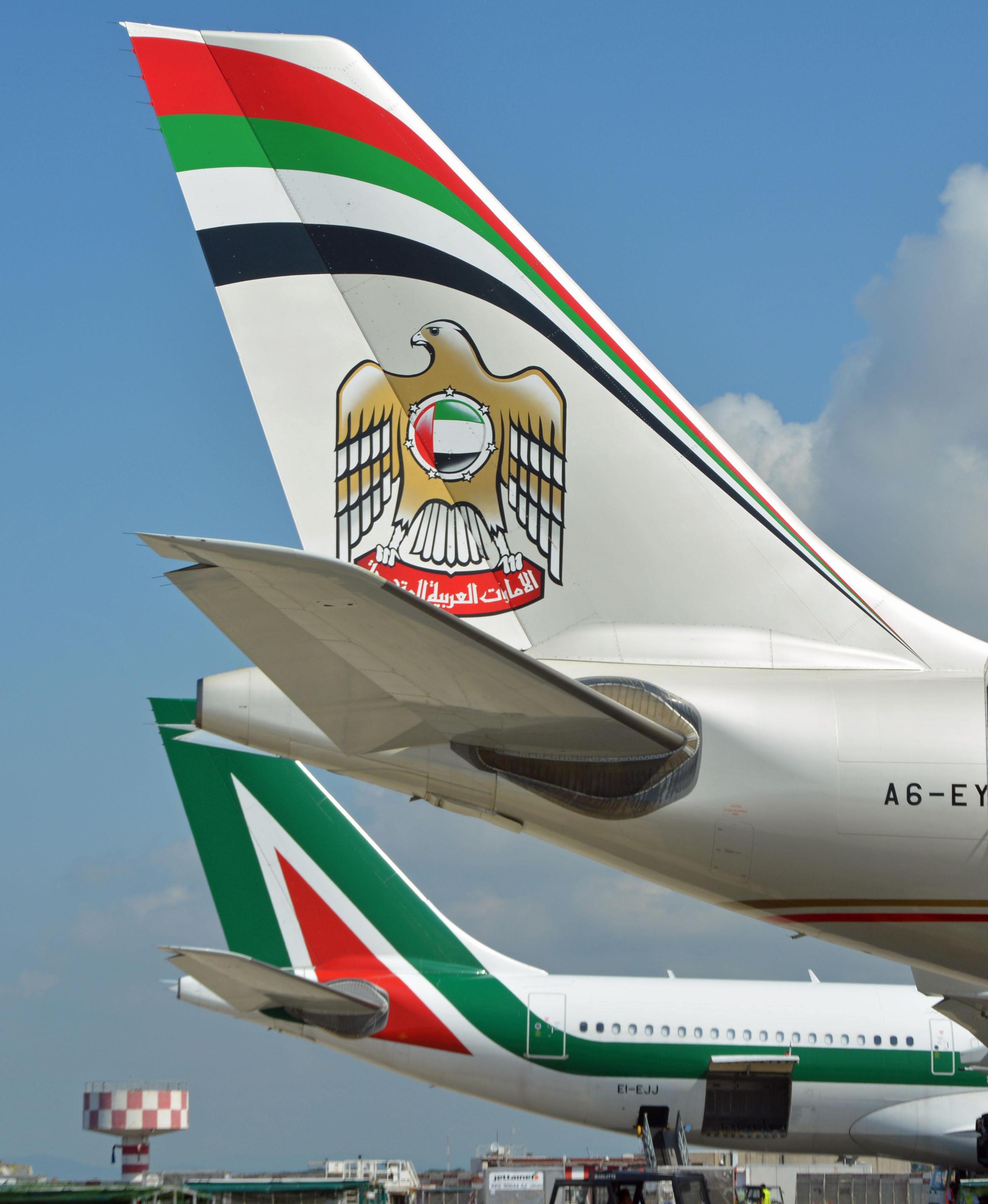 Alitalia accelera su vendita, entro 2 ottobre offerte 